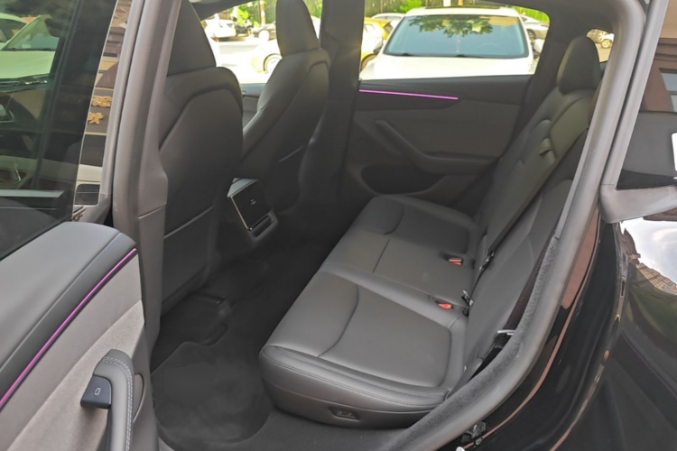 Tesla Model Y 2026 #17 Tesla Model Y 2026 car image #17