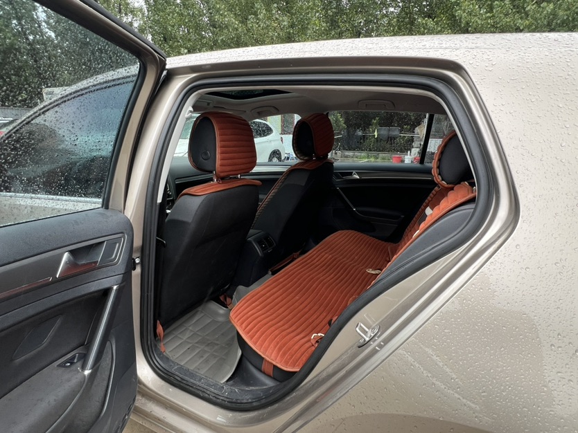 Volkswagen Golf 2015 car image #6