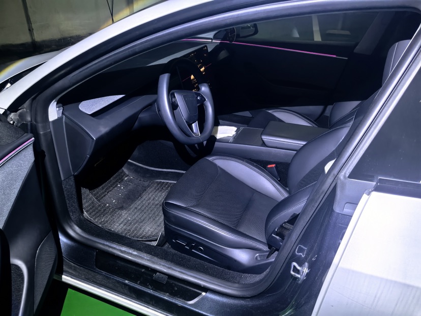 Tesla Model 3 2024 immagine di auto #2