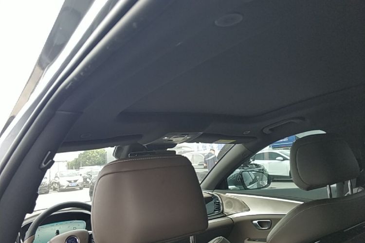 BYD Han 2023 car image #20