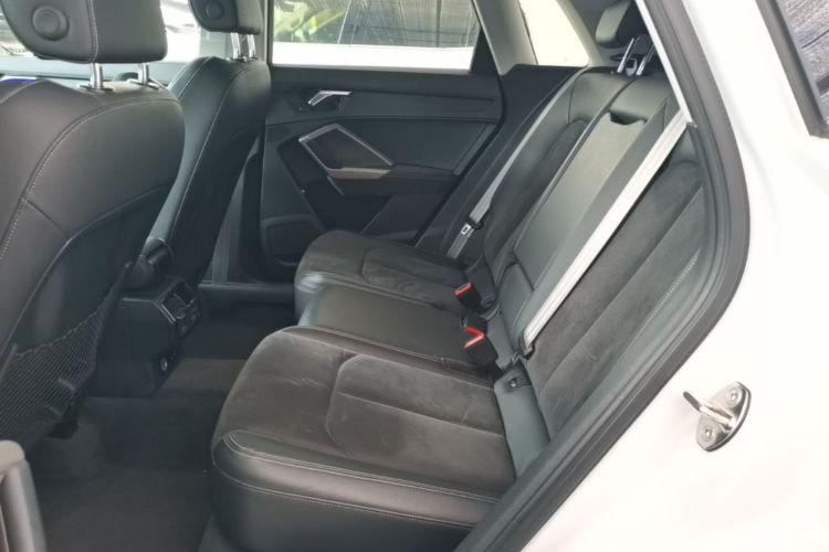 Audi Q3 2021 car image #11