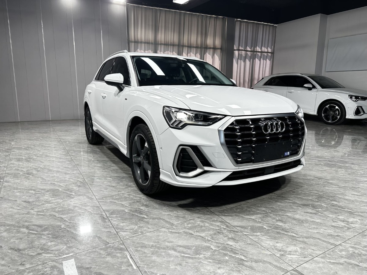 Audi Q3 2022 Audi Q3 2022 car image