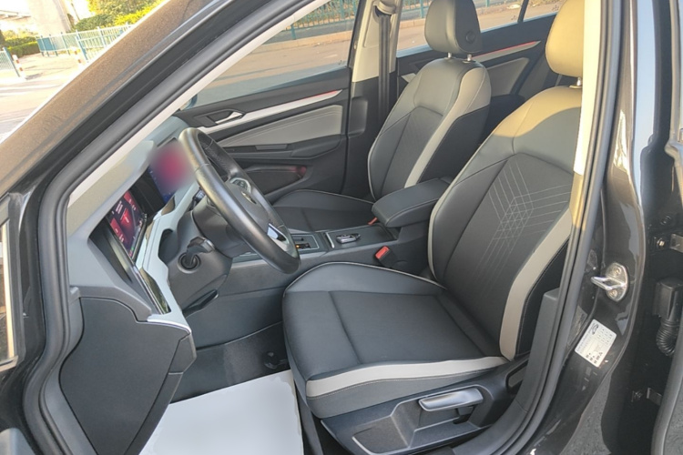 Volkswagen Golf 2021 car image #15