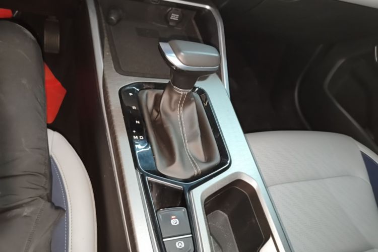 GEELY Emgrand 2022 car image #14