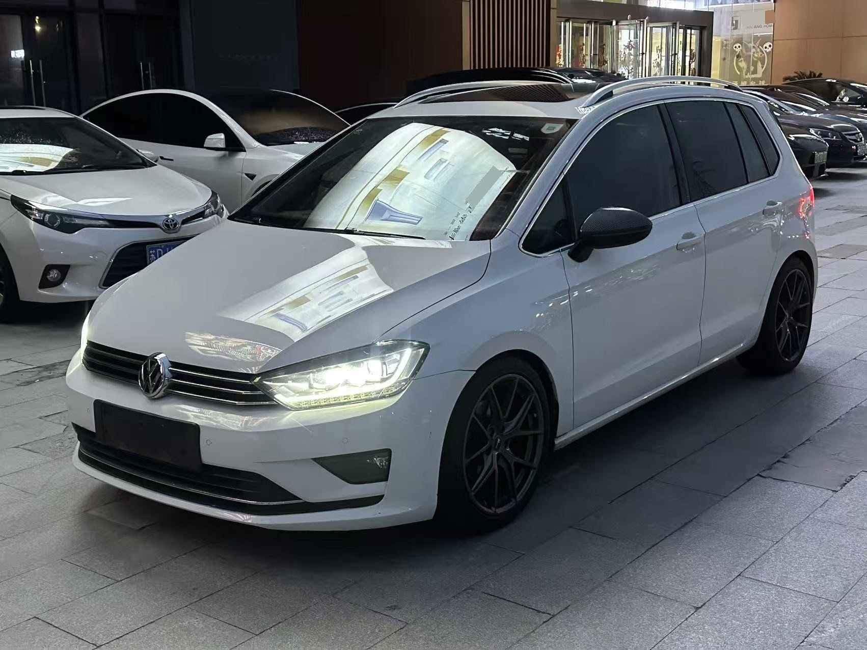 Volkswagen Golf Sportsvan 2018 car image 