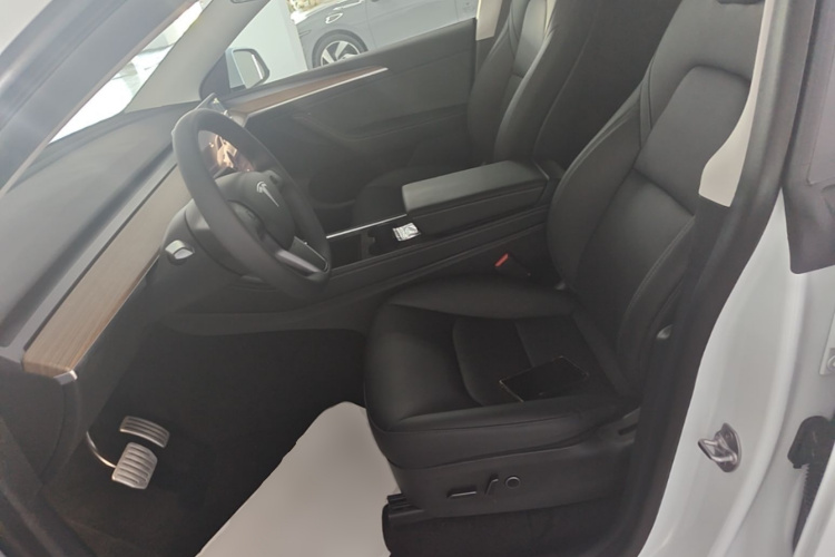 Tesla Model Y 2022 #15 Tesla Model Y 2022 car image #15