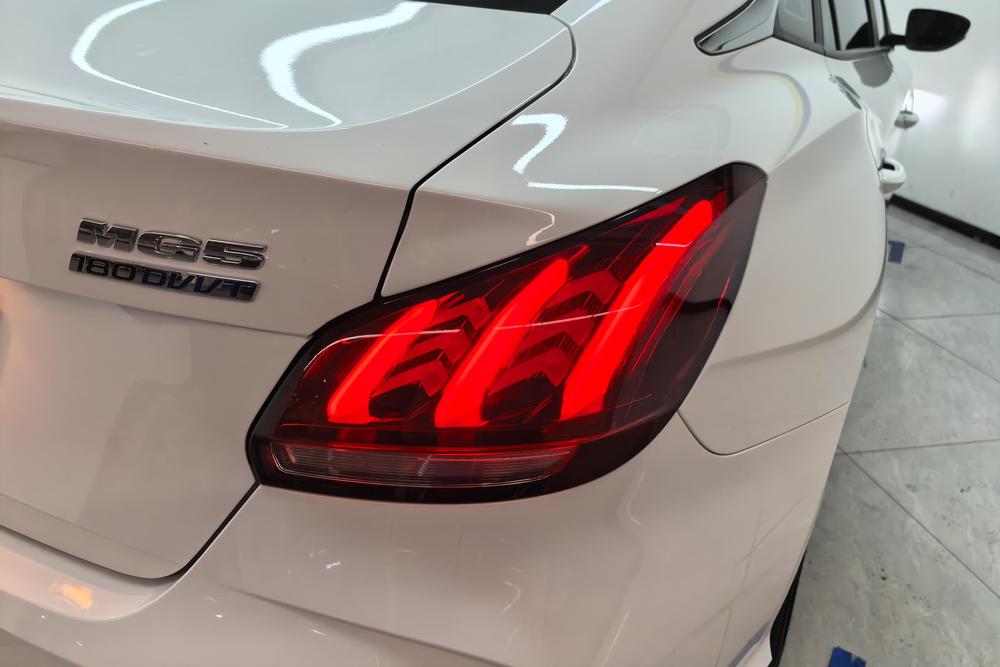 2025 car image #5
