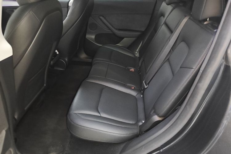 Tesla Model Y 2024 #17 Tesla Model Y 2024 car image #17