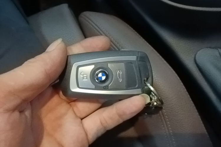 BMW 3 Series 2018 #9 BMW 3 Series 2018 car image #9