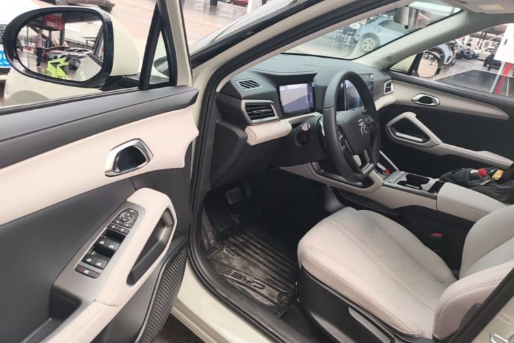 BYD YuanUP 2026 #16 BYD YuanUP 2026 immagine di auto #16