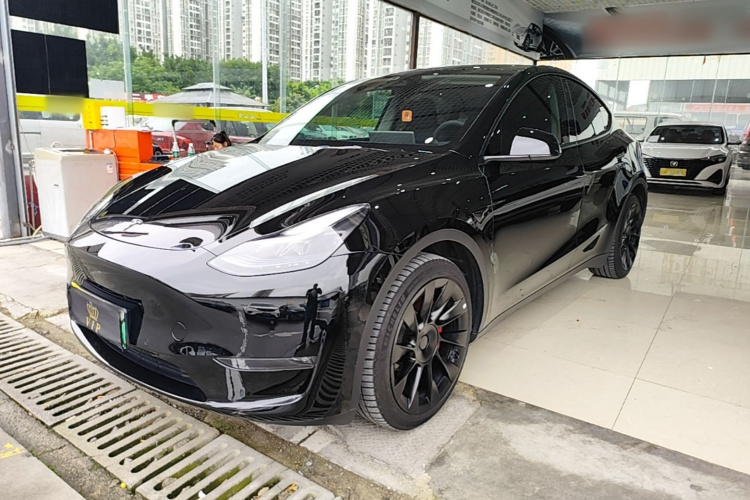 Tesla Model Y 2023 #2 Tesla Model Y 2023 car image #2