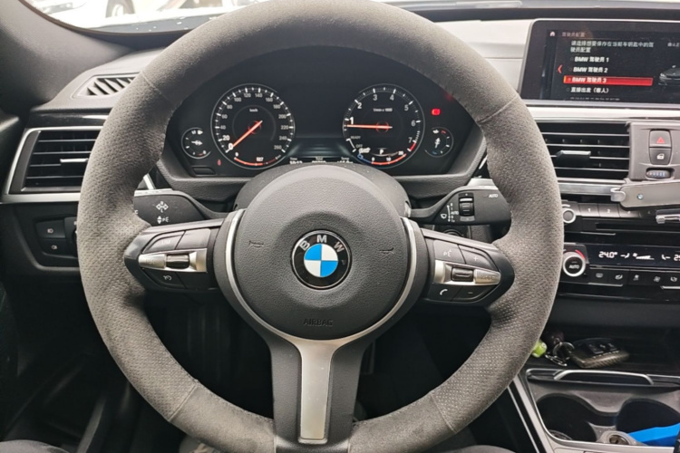 BMW 3 Series GT 2020 #11 BMW 3 Series GT 2020 صورة سيارة #11
