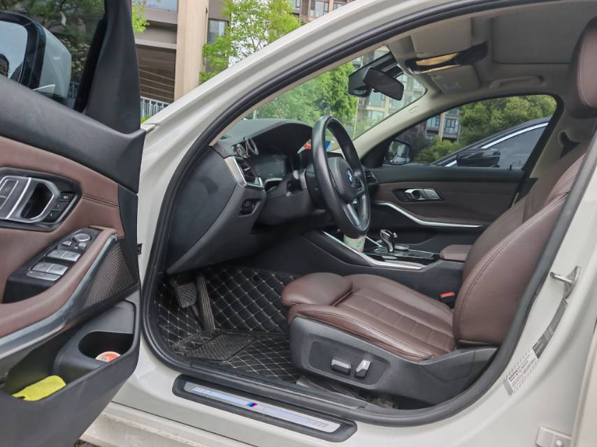 BMW 3 Series 2020 immagine di auto #4