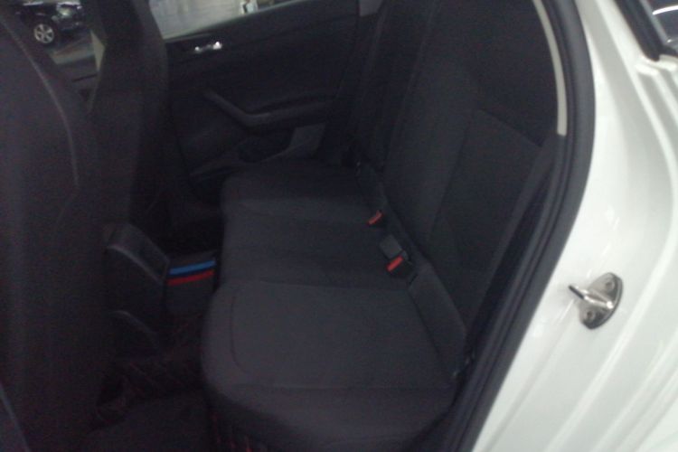 Volkswagen Polo 2020 صورة سيارة #13