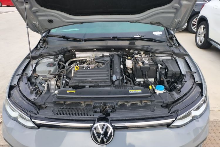 Volkswagen Golf 2022 car image #22