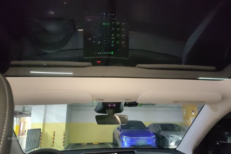 Tesla Model Y 2024 car image #20