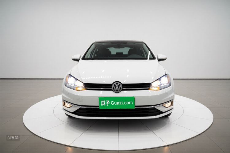 Volkswagen Golf 2018 car image #3