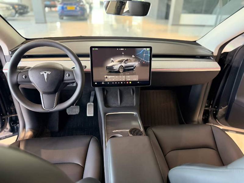 Tesla Model Y 2024 #8 Tesla Model Y 2024 car image #8