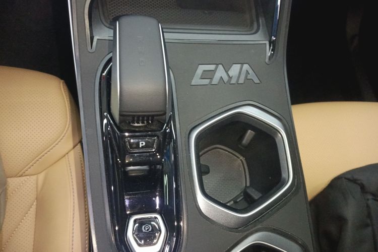 GEELY Boyue L 2024 car image #23