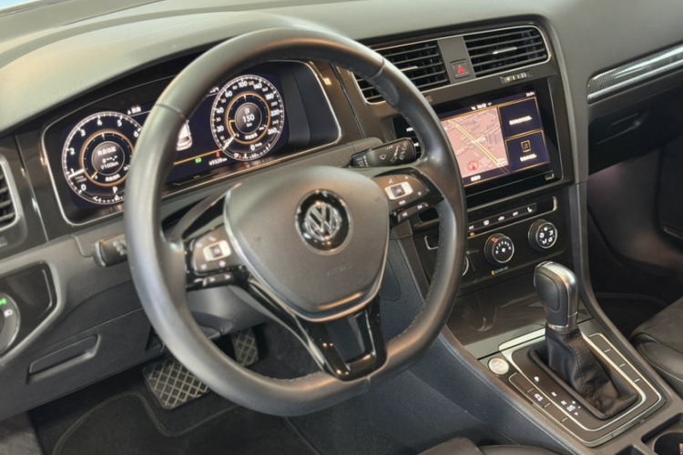 Volkswagen Golf 2020 #16 Volkswagen Golf 2020 car image #16
