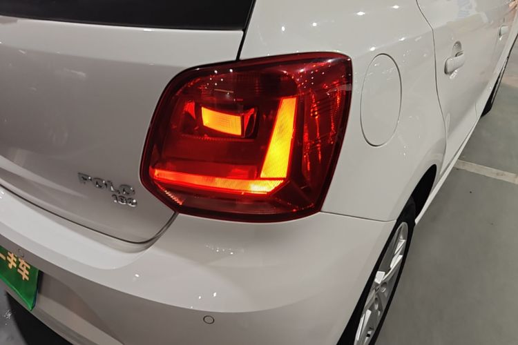 Volkswagen Polo 2019 car image #8
