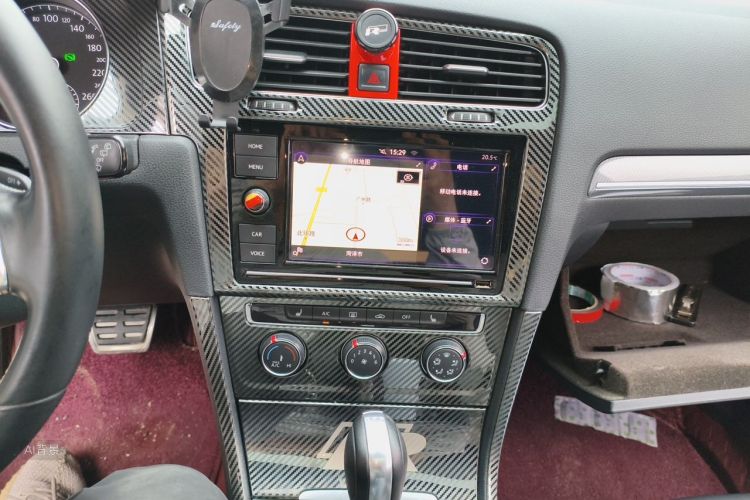 Volkswagen Golf 2019 car image #15