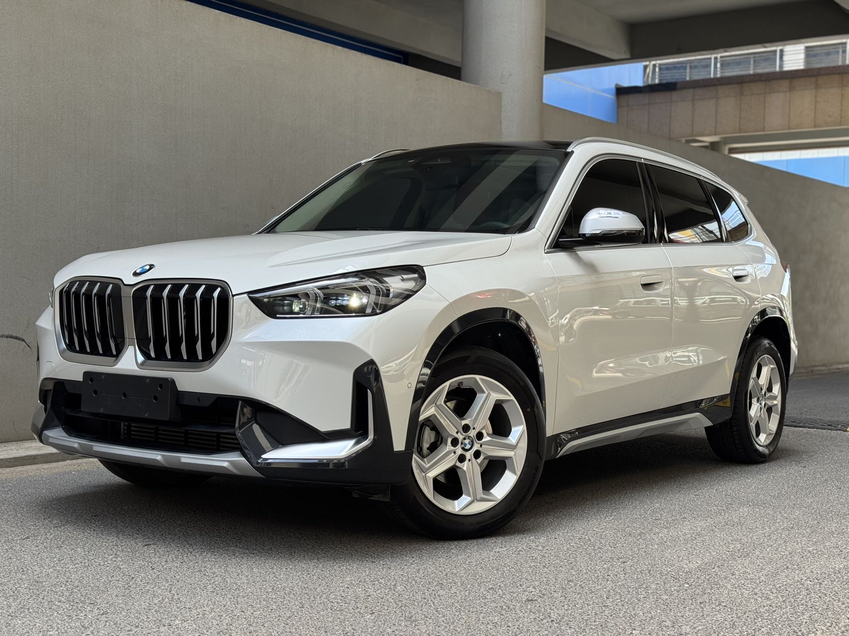 BMW X1 2023 BMW X1 2023 car image