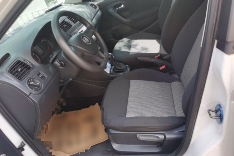 Volkswagen Polo 2018 car image #15