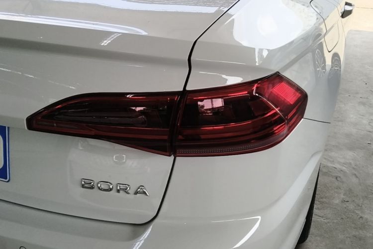 Volkswagen Bora 2026 car image #8
