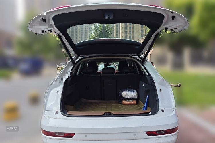 Audi Q3 2016 car image #21