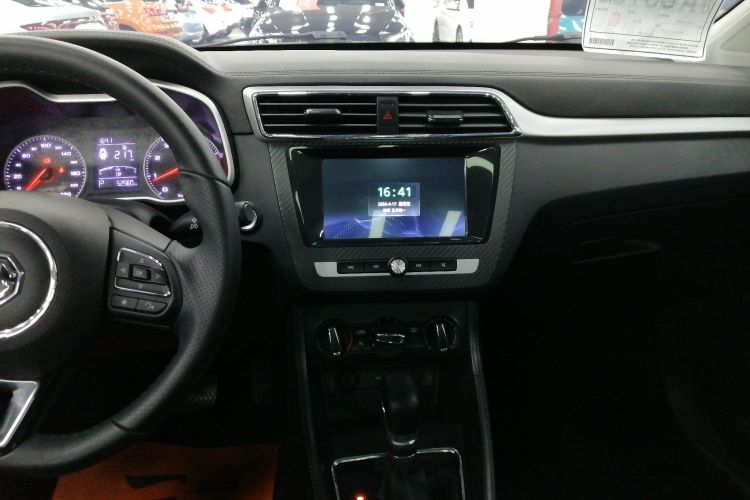 MG ZS 2019 car image #17