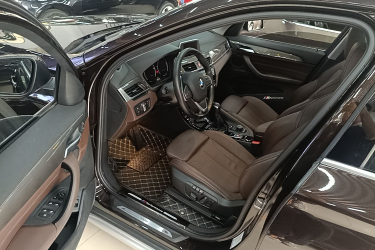 BMW X1 2018 immagine di auto #12