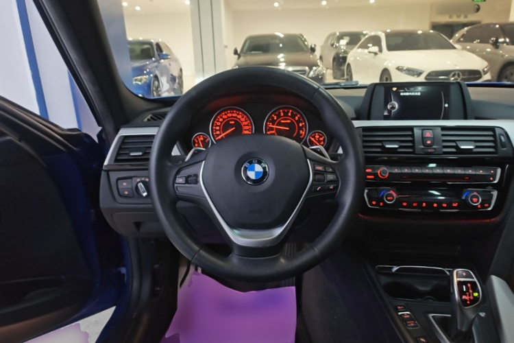 BMW 3 Series 2017 car image #11