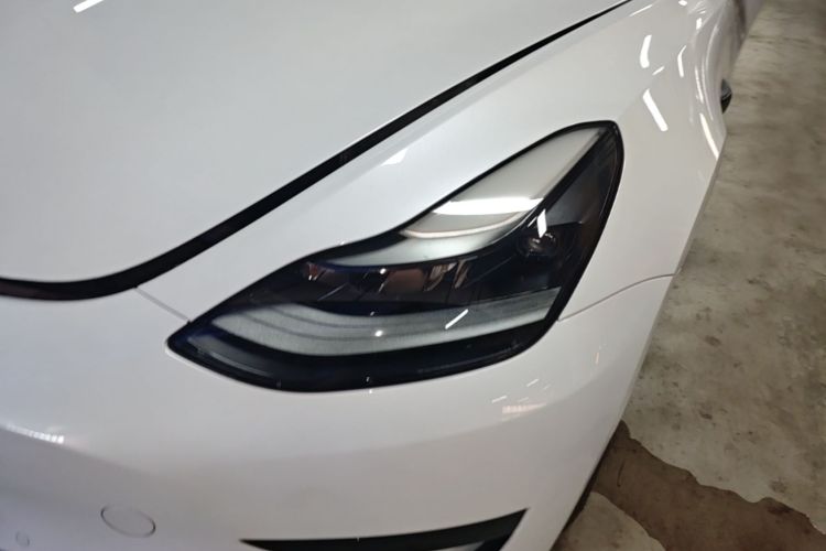 Tesla Model 3 2021 car image #23