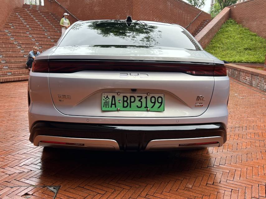 BYD HanL 2025 car image #3