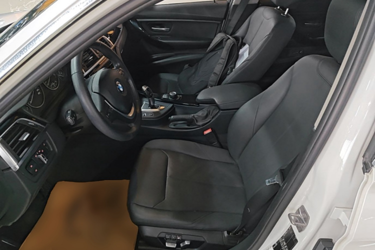 BMW 3 Series 2016 car image #19