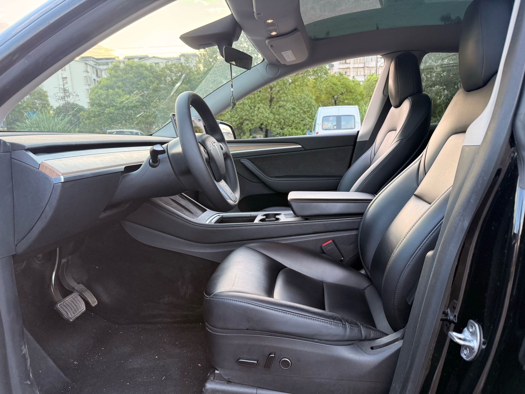 Tesla Model Y 2023 #4 Tesla Model Y 2023 изображение автомобиля #4