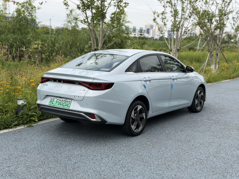 GEELY Emgrand L HiP 2022 car image #4
