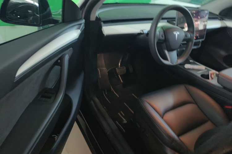 Tesla Model Y 2022 #16 Tesla Model Y 2022 car image #16