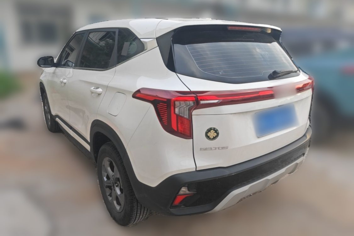 Kia Seltos 2024 car image #3