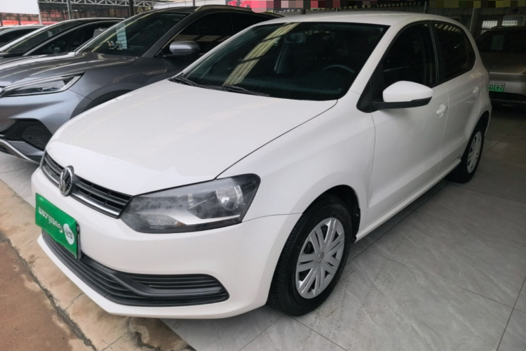 Volkswagen Polo 2017 car image #2