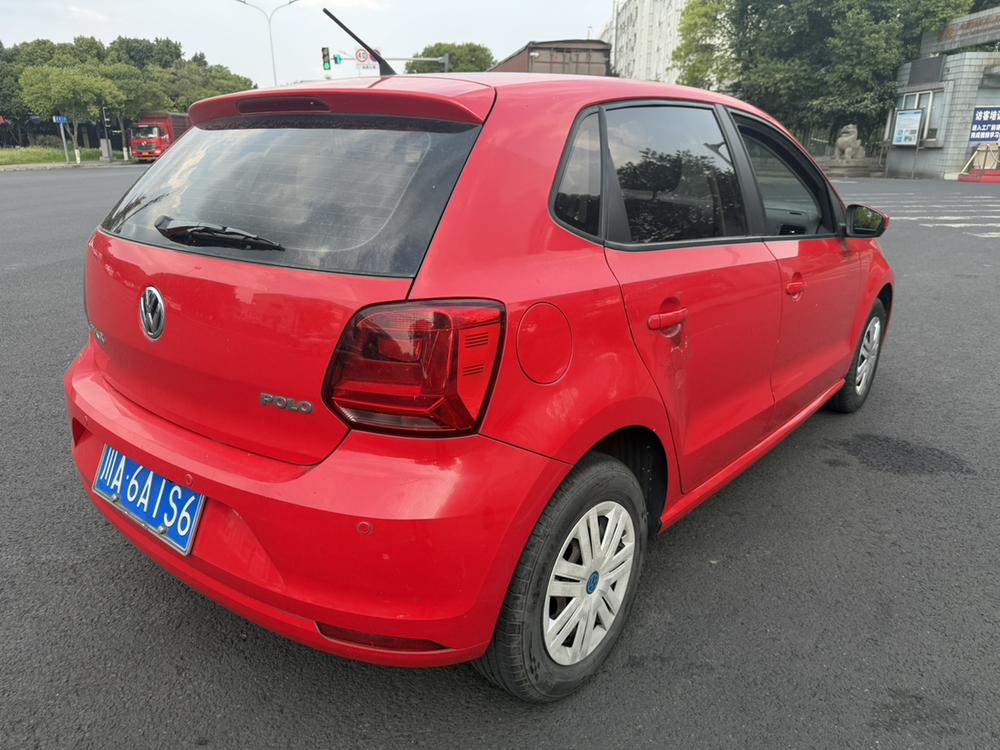 Volkswagen Polo 2014 car image #7