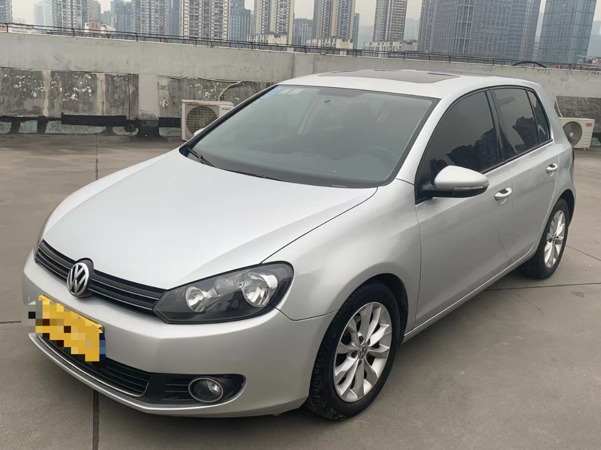 Volkswagen Golf 2010 car image 