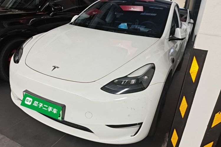 Tesla Model Y 2023 #2 Tesla Model Y 2023 car image #2