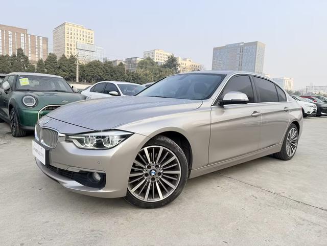 BMW 3 Series 2019 car image #10