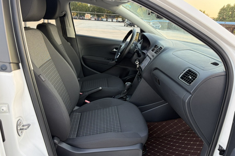 Volkswagen Polo 2017 #23 Volkswagen Polo 2017 car image #23