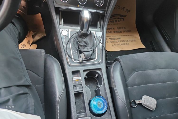 Volkswagen Golf 2019 car image #16