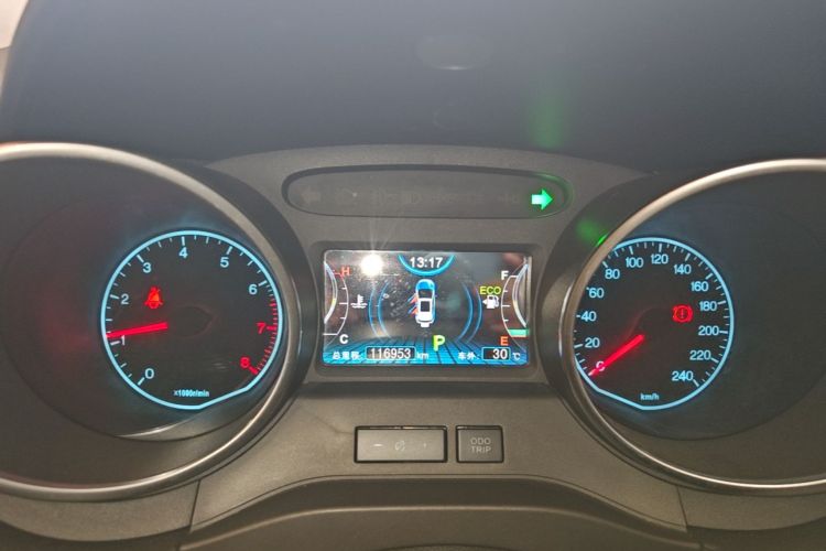 BYD Yuan 2016 #16 BYD Yuan 2016 car image #16