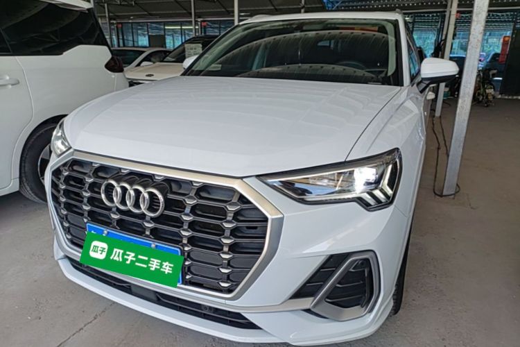 Audi Q3 2020 car image #2