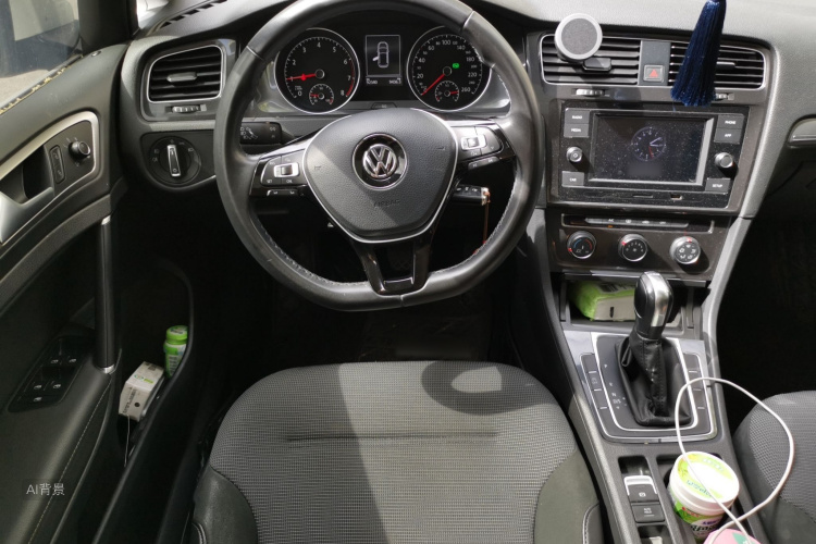 Volkswagen Golf 2018 car image #12